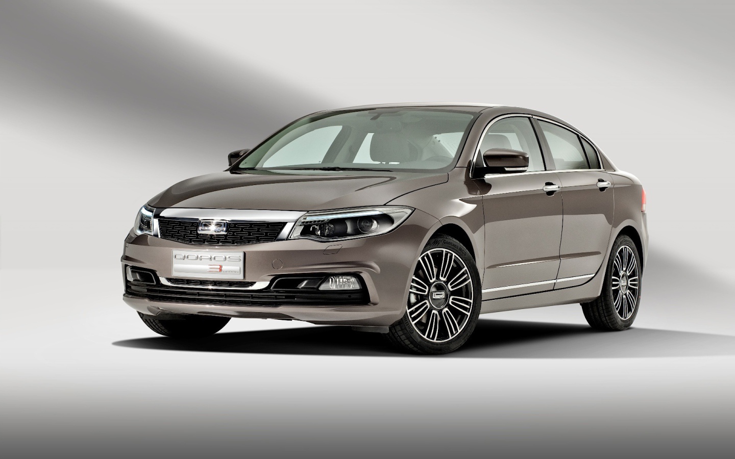 Фото автомобиля Qoros 3 2014