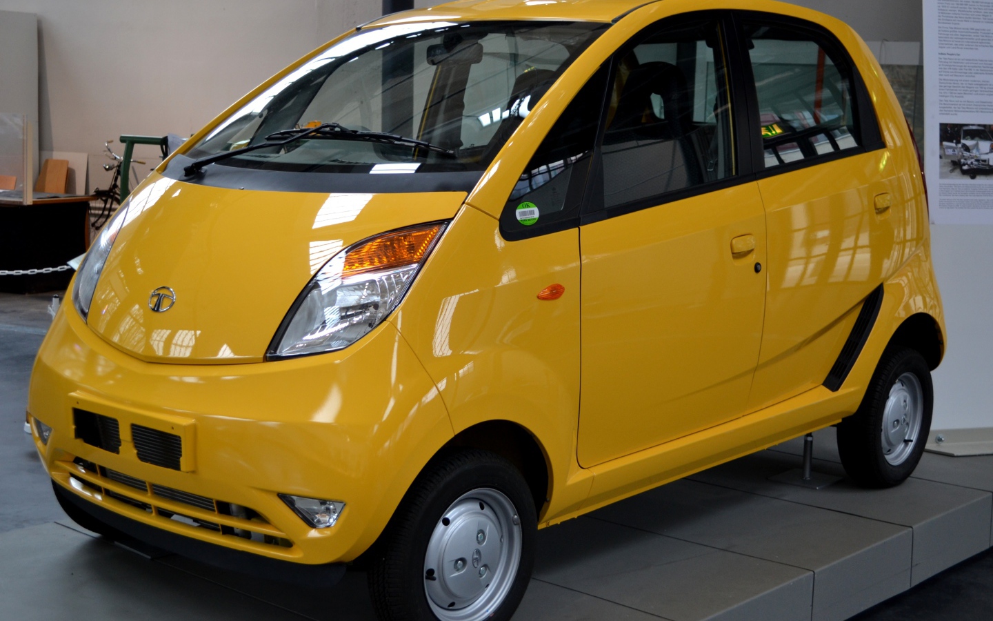 Надежная машина Tata Nano 2014