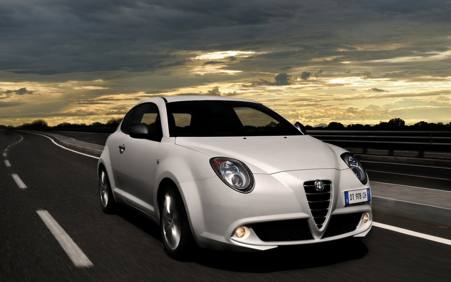 Альфа- Ромео на дороге