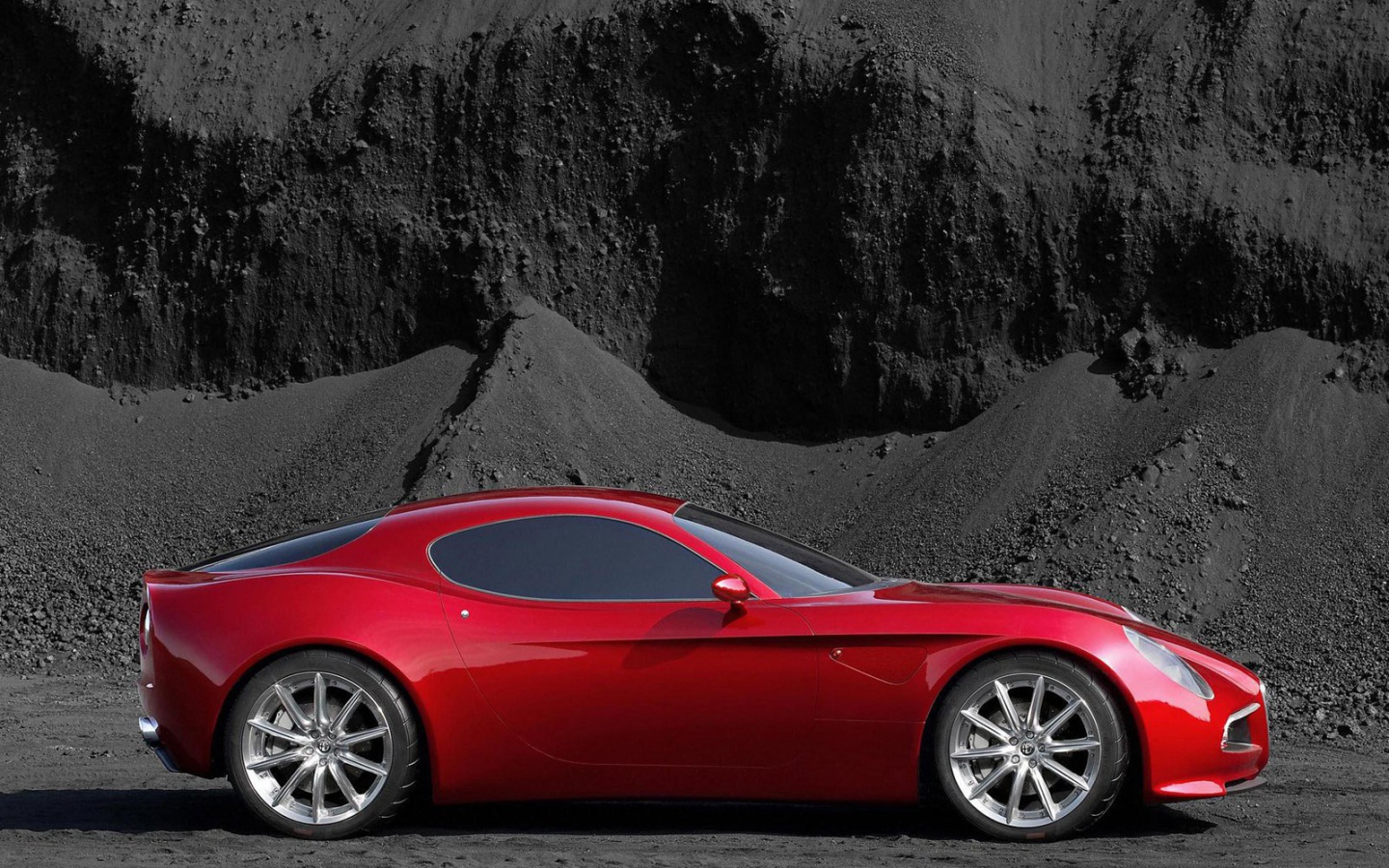 Новый автомобиль Alfa Romeo 8c competizione