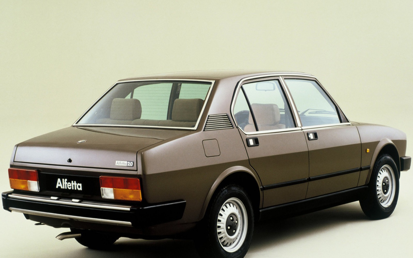 Фото автомобиля Alfa Romeo alfetta