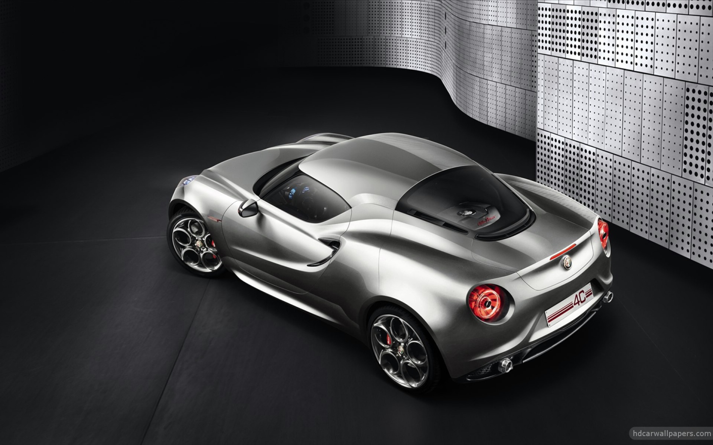 Надежный автомобиль Alfa Romeo 4c