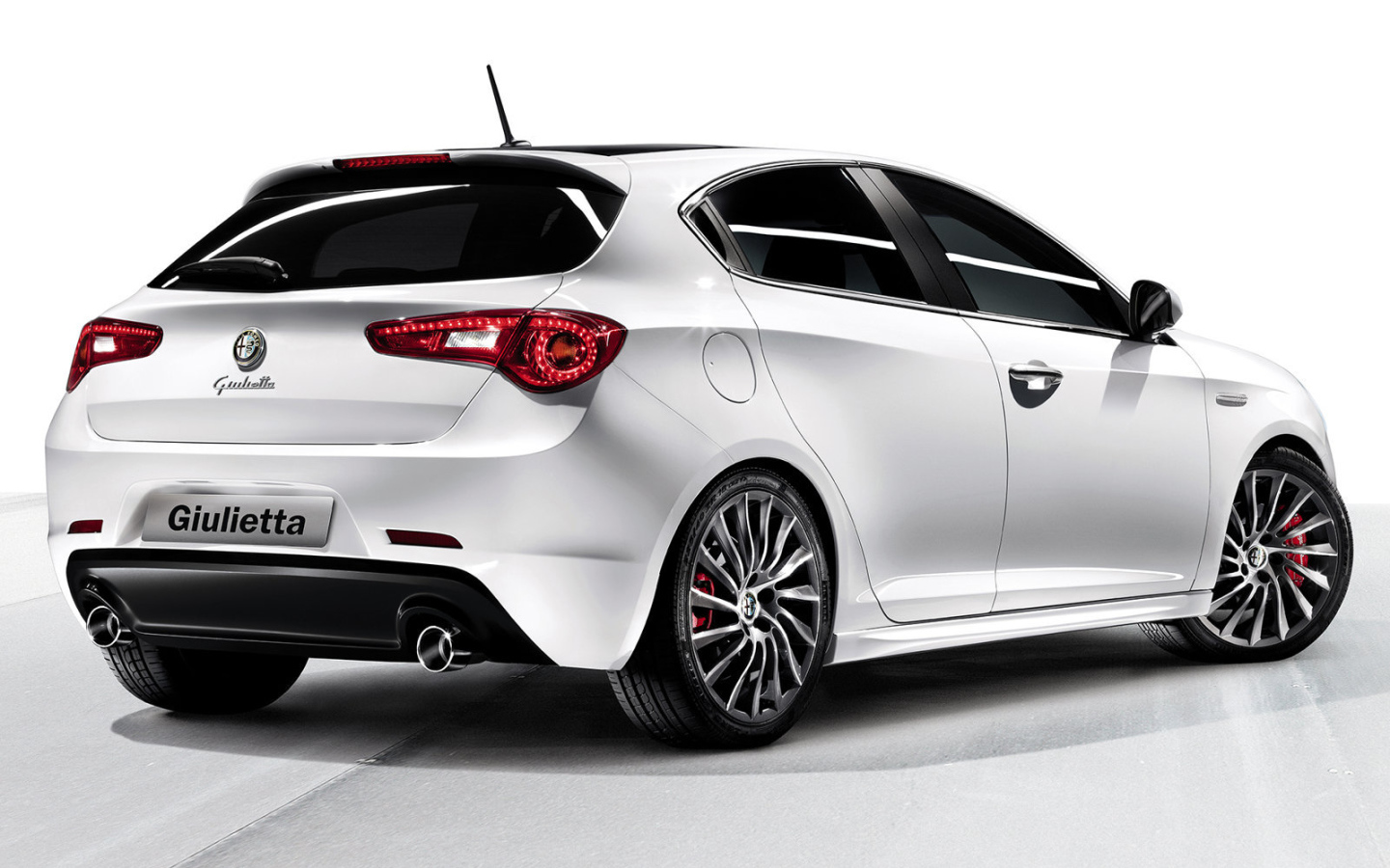 Надежная машина Alfa Romeo giulia