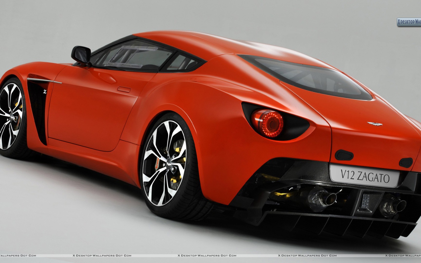 Красивый автомобиль Aston Martin zagato