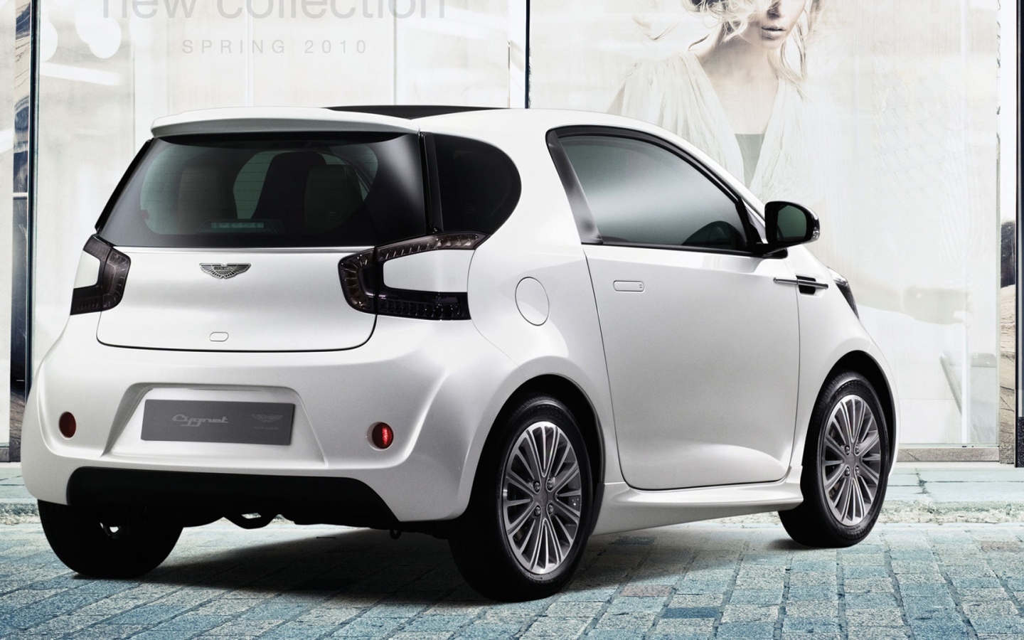 Новый автомобиль Aston Martin cygnet