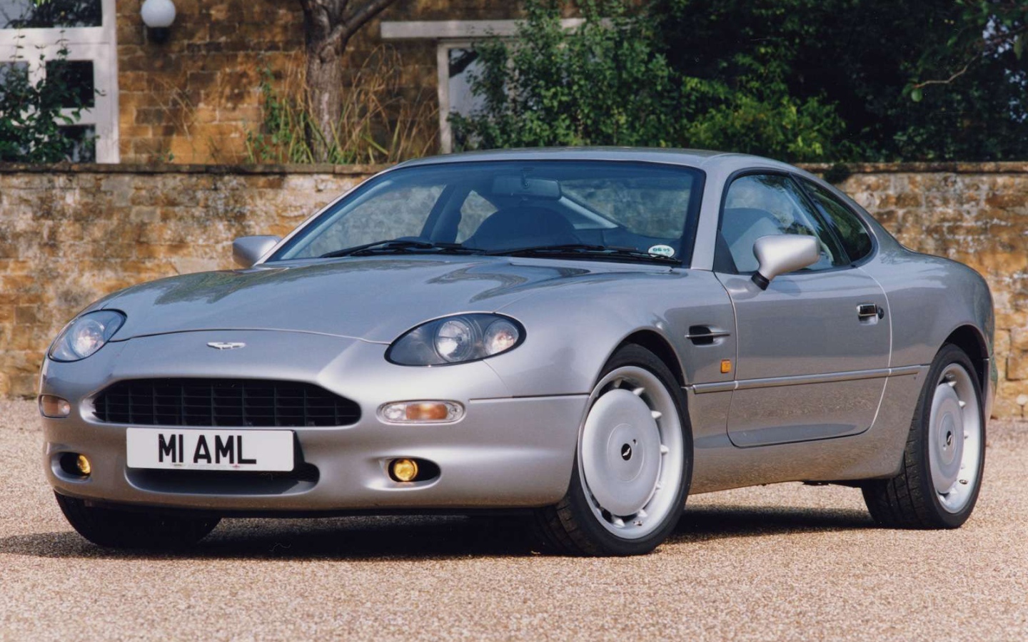 Новый автомобиль Aston Martin db7