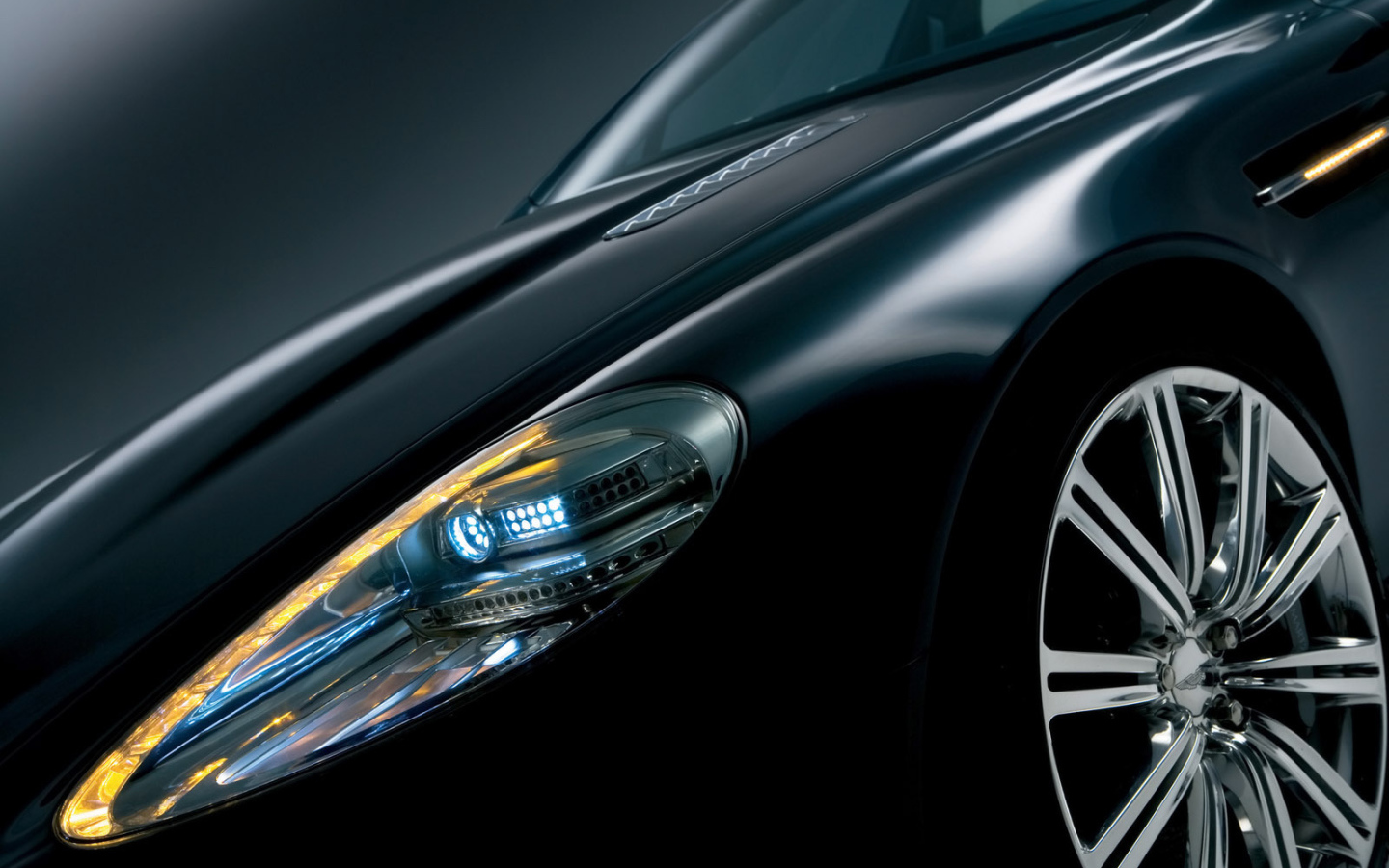 Надежный автомобиль Aston Martin top gear