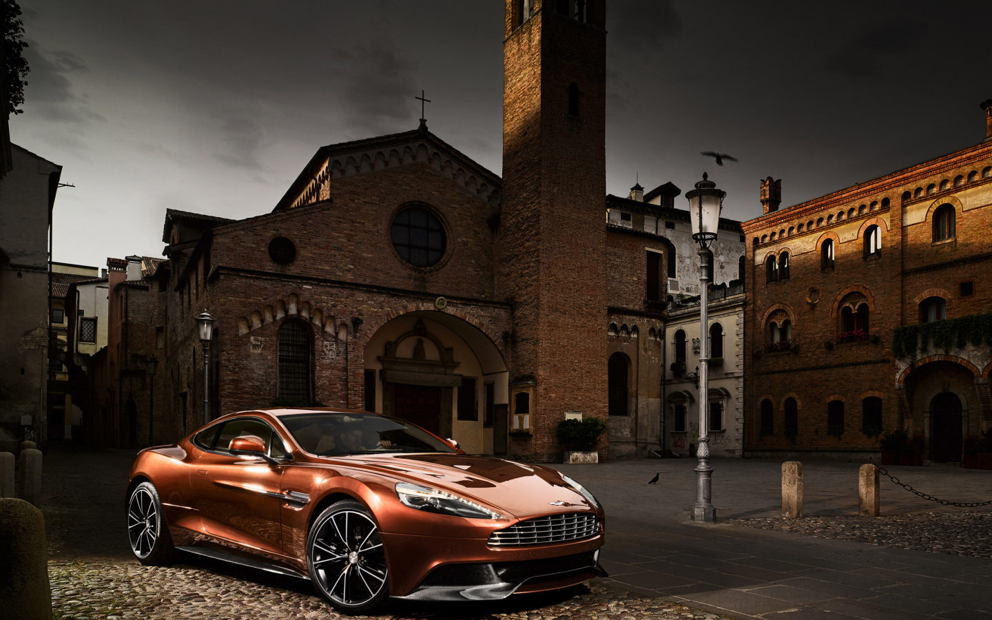 Тест драйв автомобиля Aston Martin vanquish