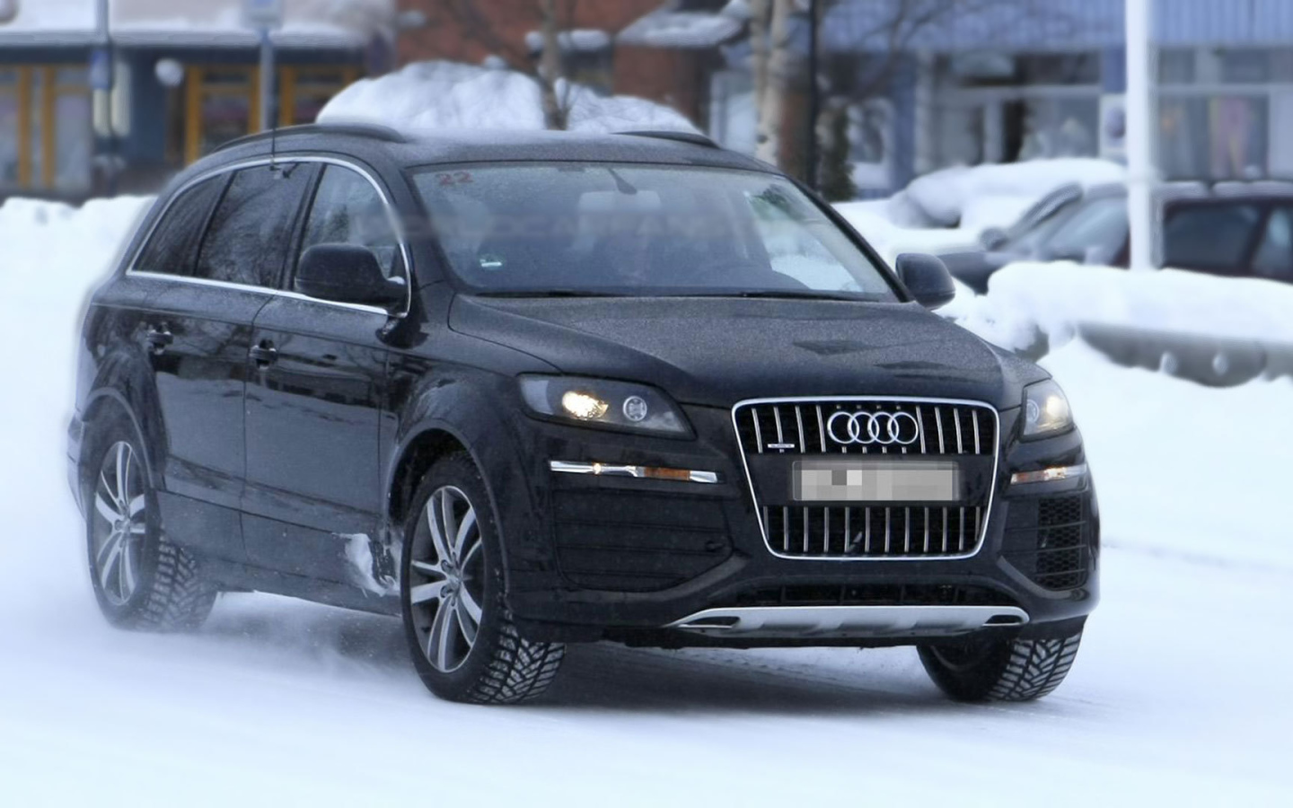 Автомобиль Audi 2014 на дороге