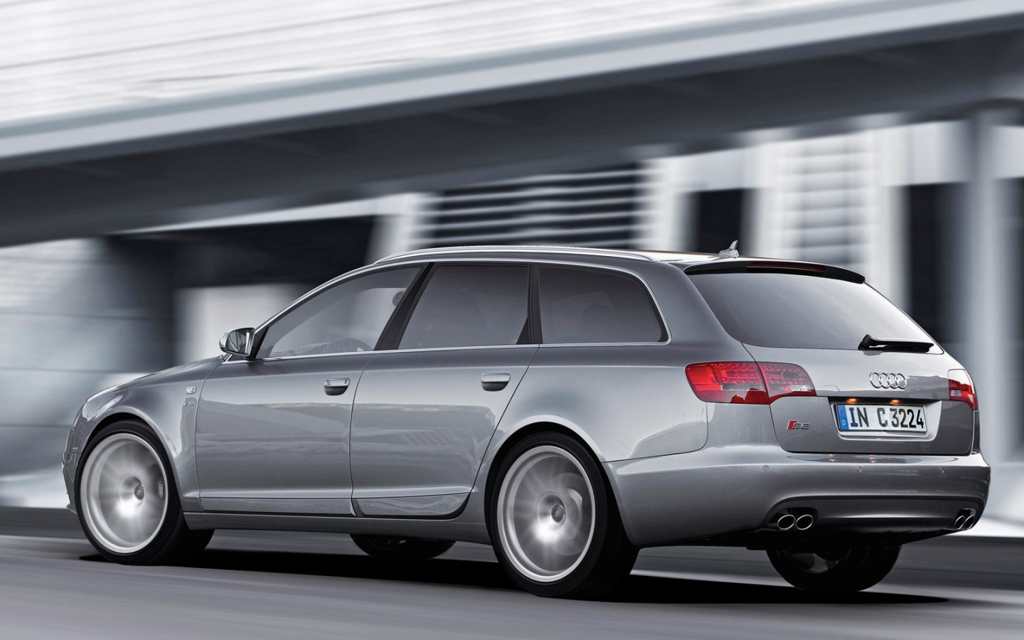 Красивый автомобиль Audi c5 в Москве