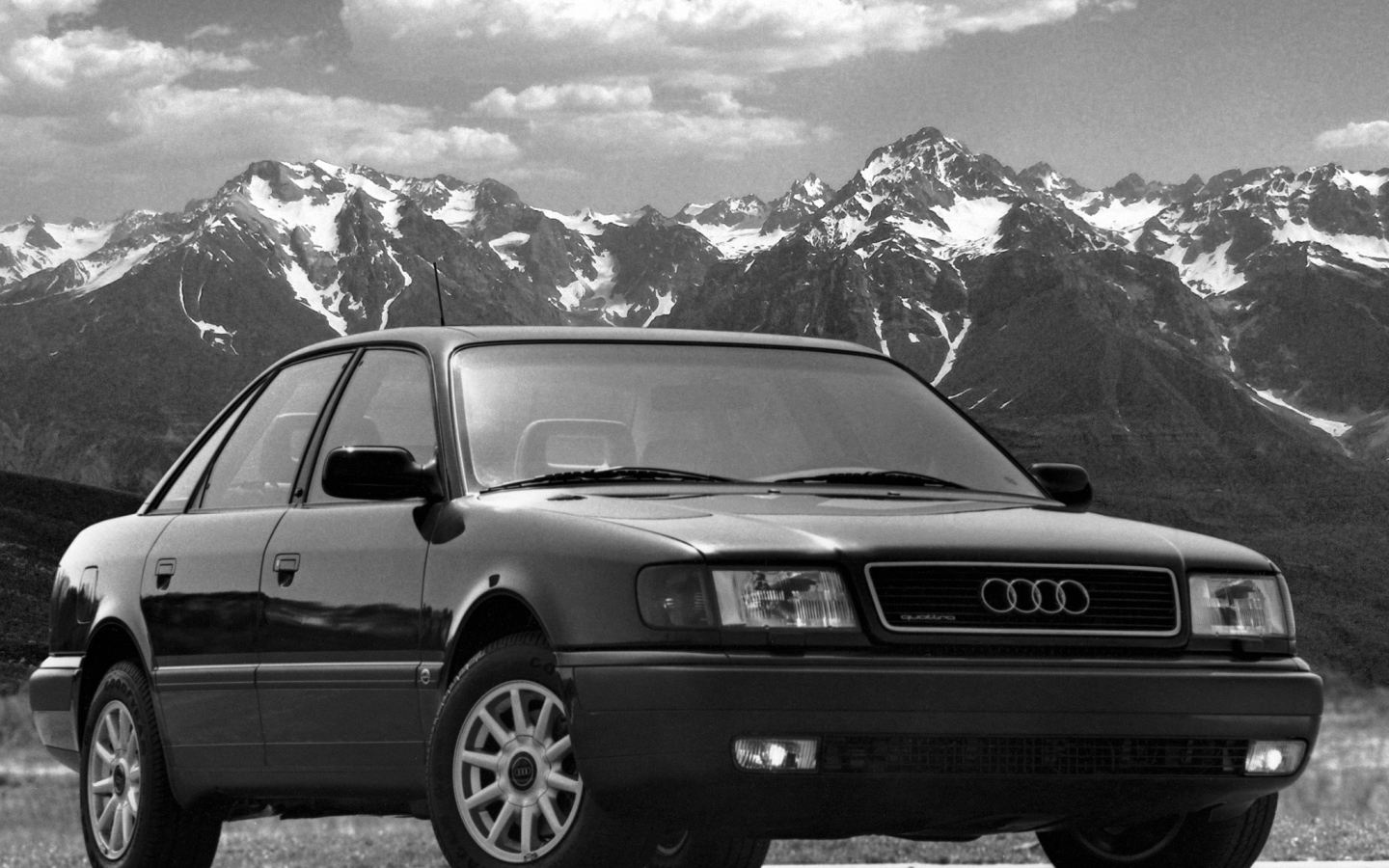 Автомобиль марки Audi модели 100