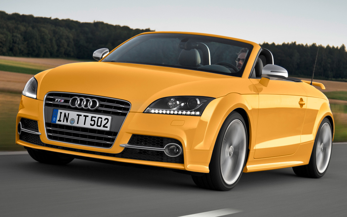 Автомобиль марки Audi модели TT 2014 года