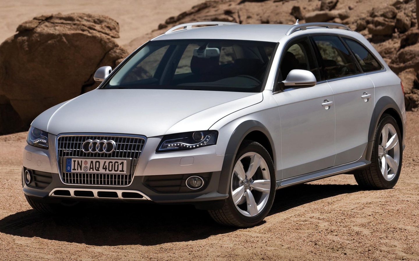 Автомобиль марки Audi модели allroad