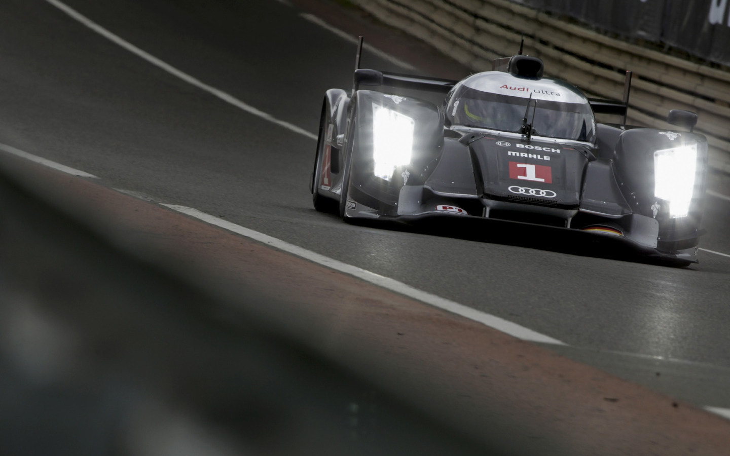 Автомобиль марки Audi модели tdi