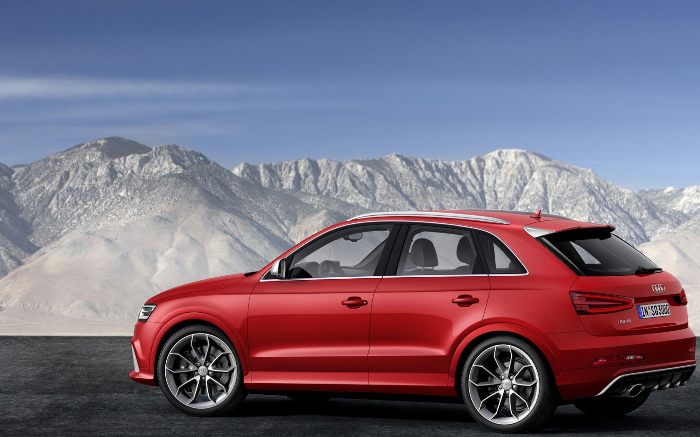 Новая машина Audi RS Q3 2014 года