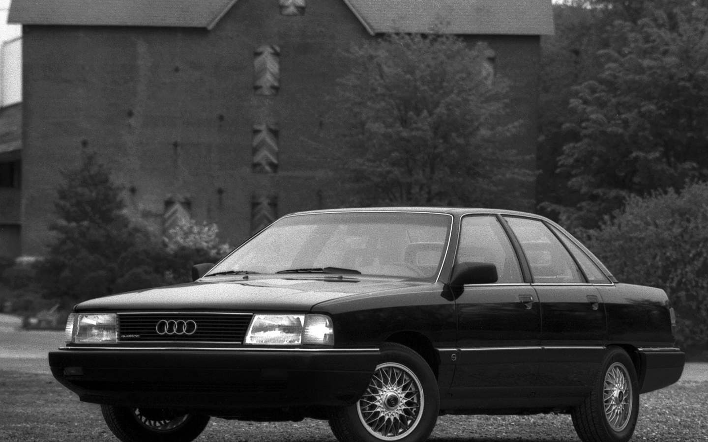 Фото автомобиля Audi 100