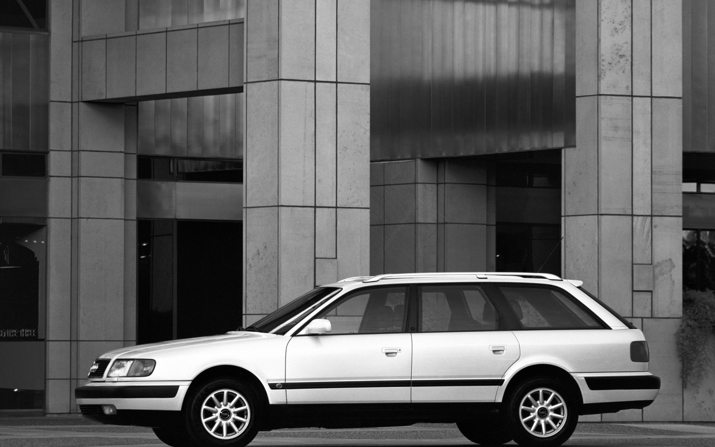 Надежная машина Audi 100