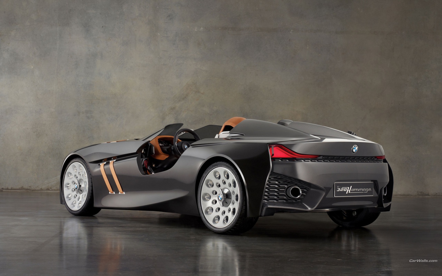 Автомобиль BMW 328