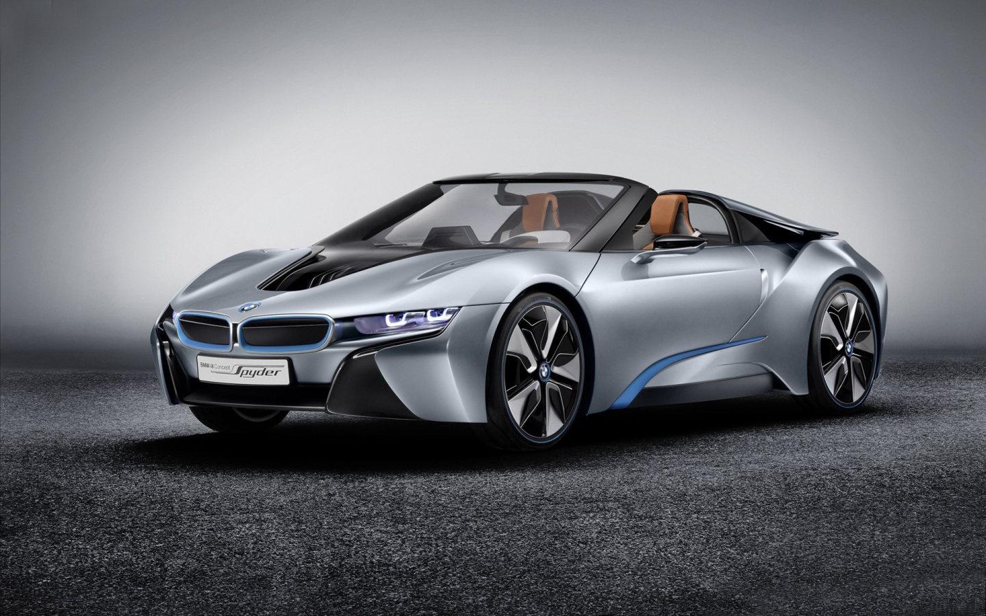 Серебристый Bmw i8 spyder