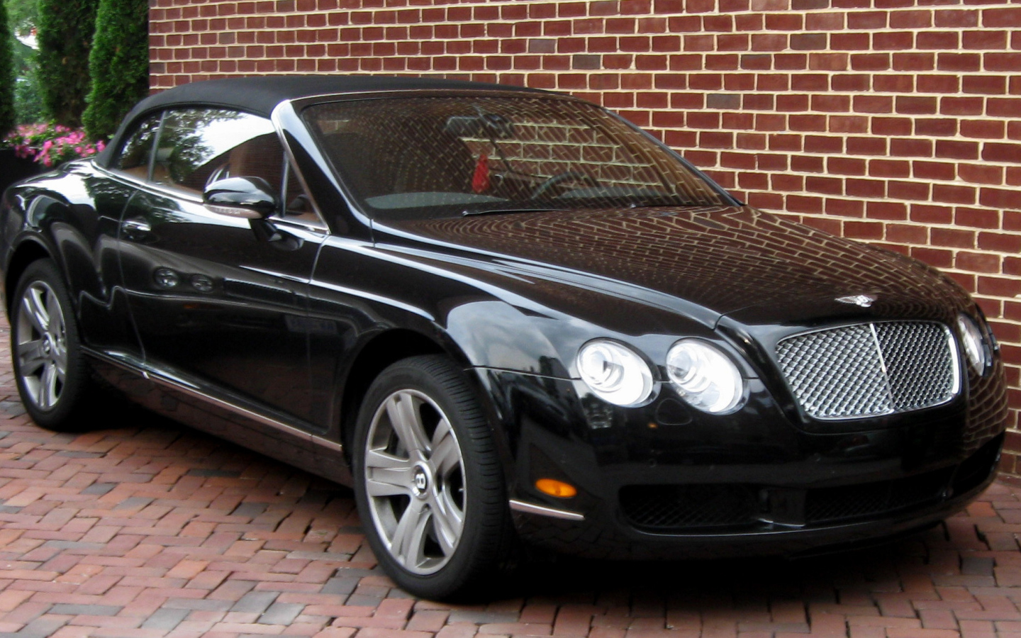 Роскошный Bentley Continental GT