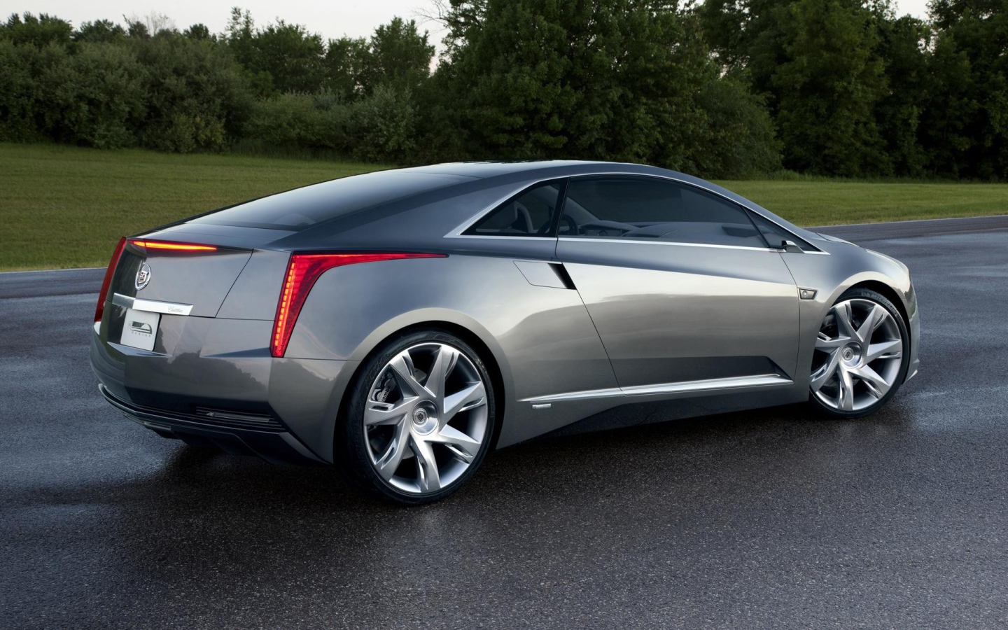 Автомобиль марки Cadillac модели ERL 2014 года