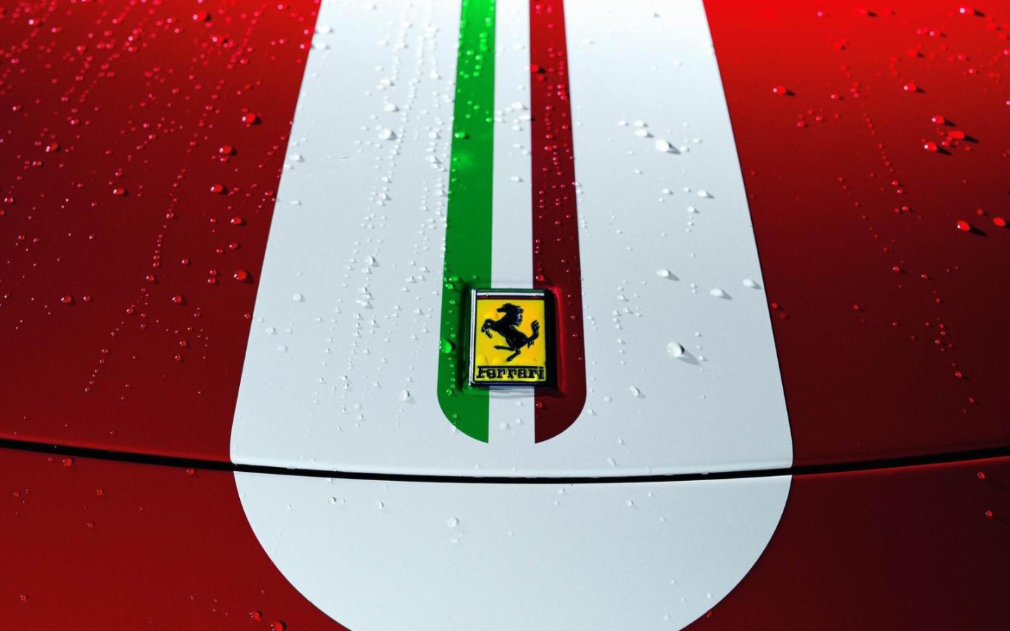 Капот Феррари