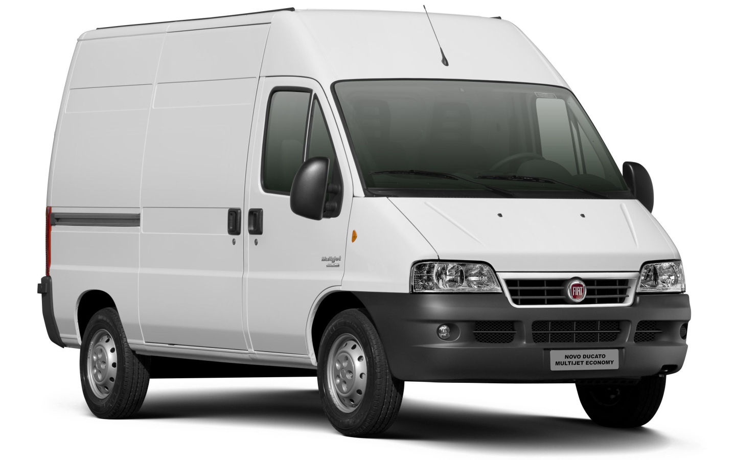 Красивый автомобиль Fiat Ducato