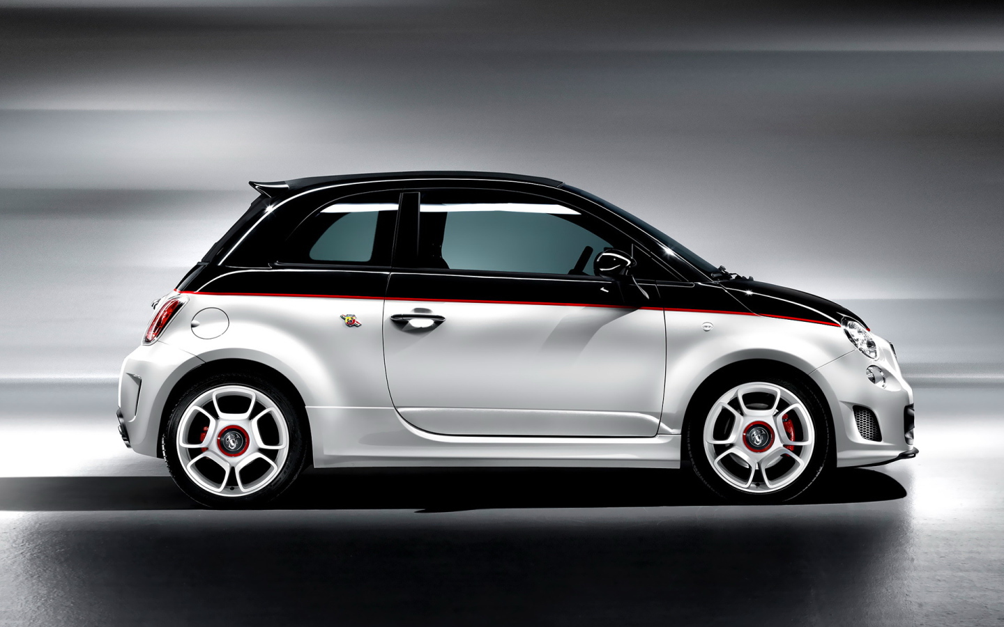 Новая машина Fiat 500