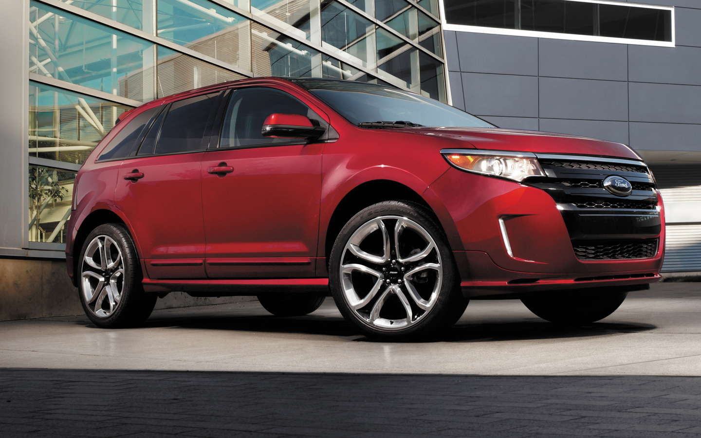 Автомобиль марки Ford модели Edge 2014