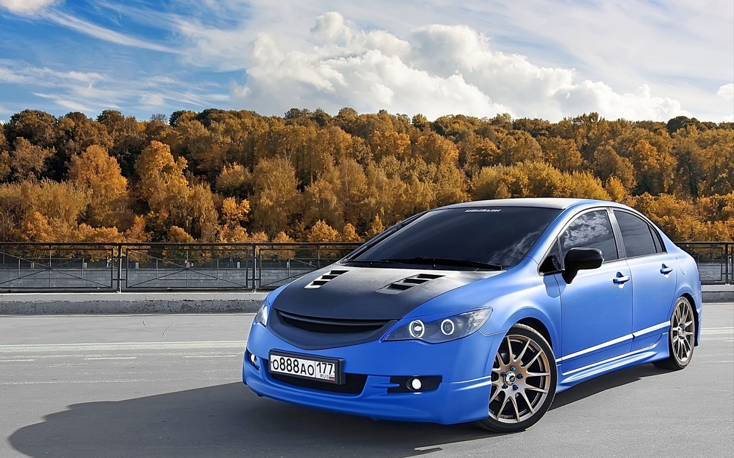 Красивый автомобиль Honda Civic 4D