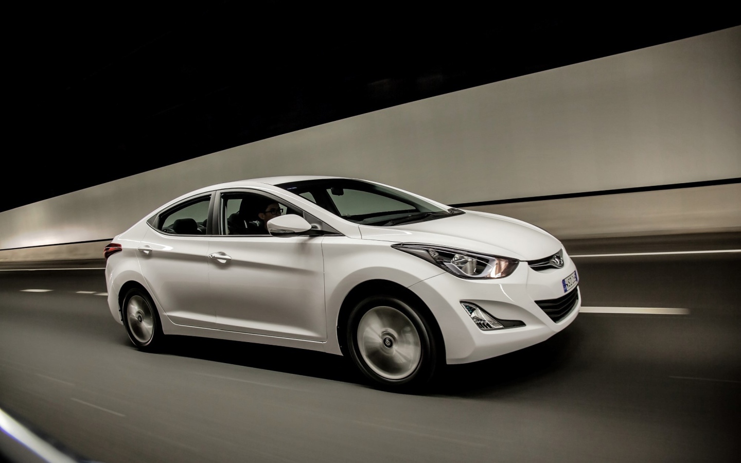 Тест драйв автомобиля Hyundai Elantra 2014