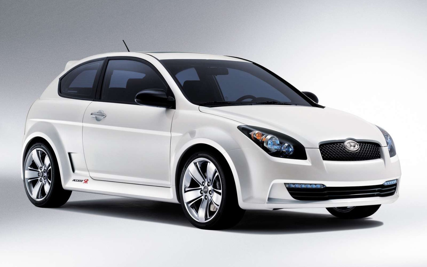 Автомобиль марки Hyundai модели Accent