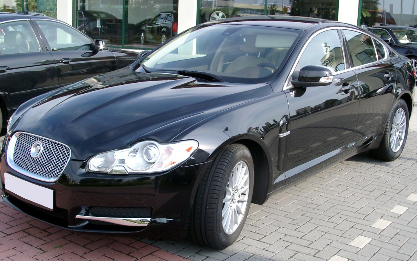 Роскошный Jaguar XF