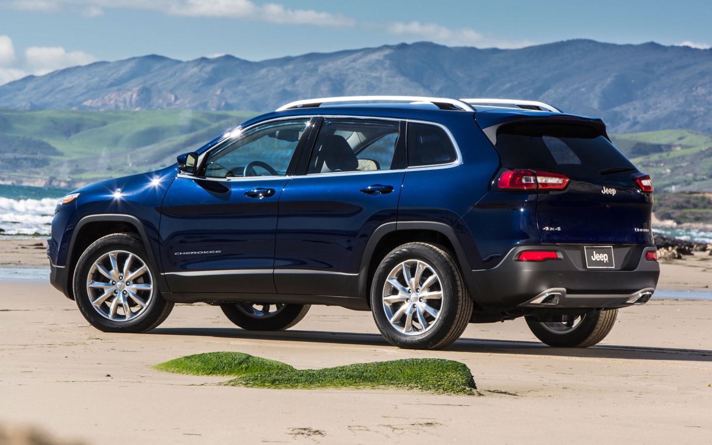 Надежный автомобиль Джип Гранд Чероки 2014