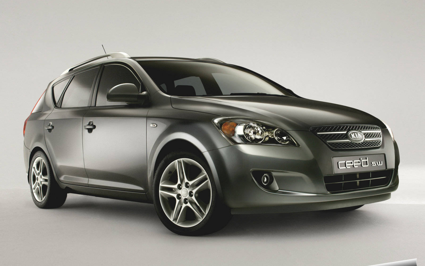 Красивый автомобиль Kia Ceed в Москве