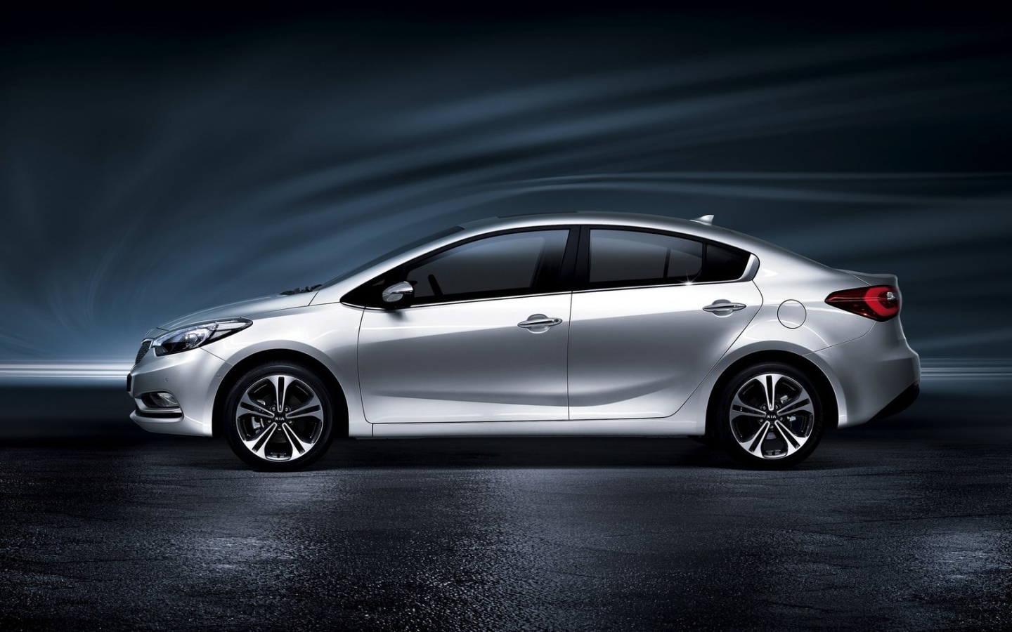 Красивый автомобиль Kia Cerato в Москве