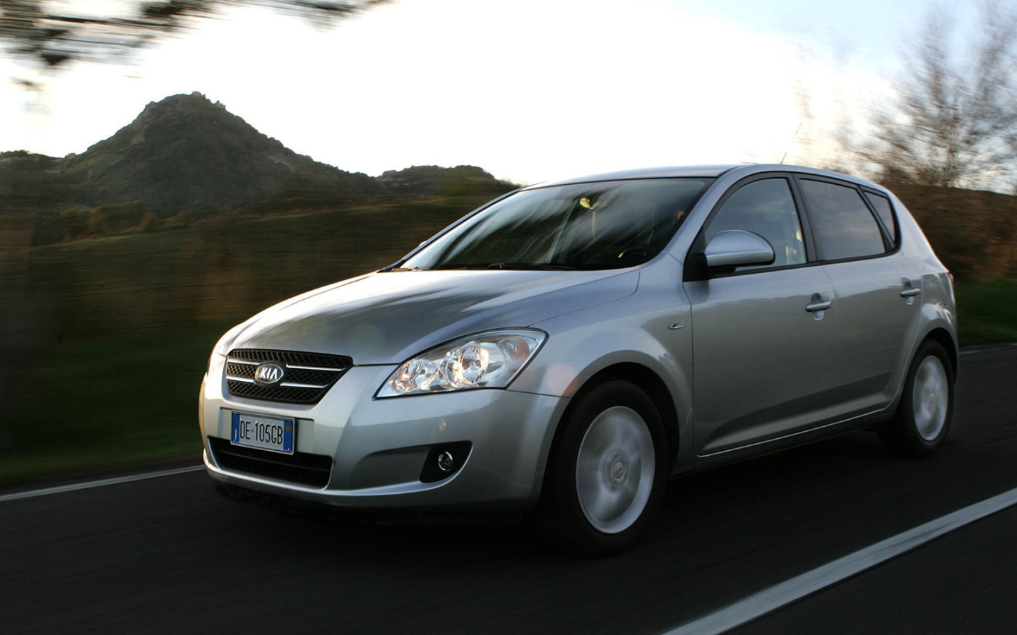 Автомобиль марки Kia модели Ceed