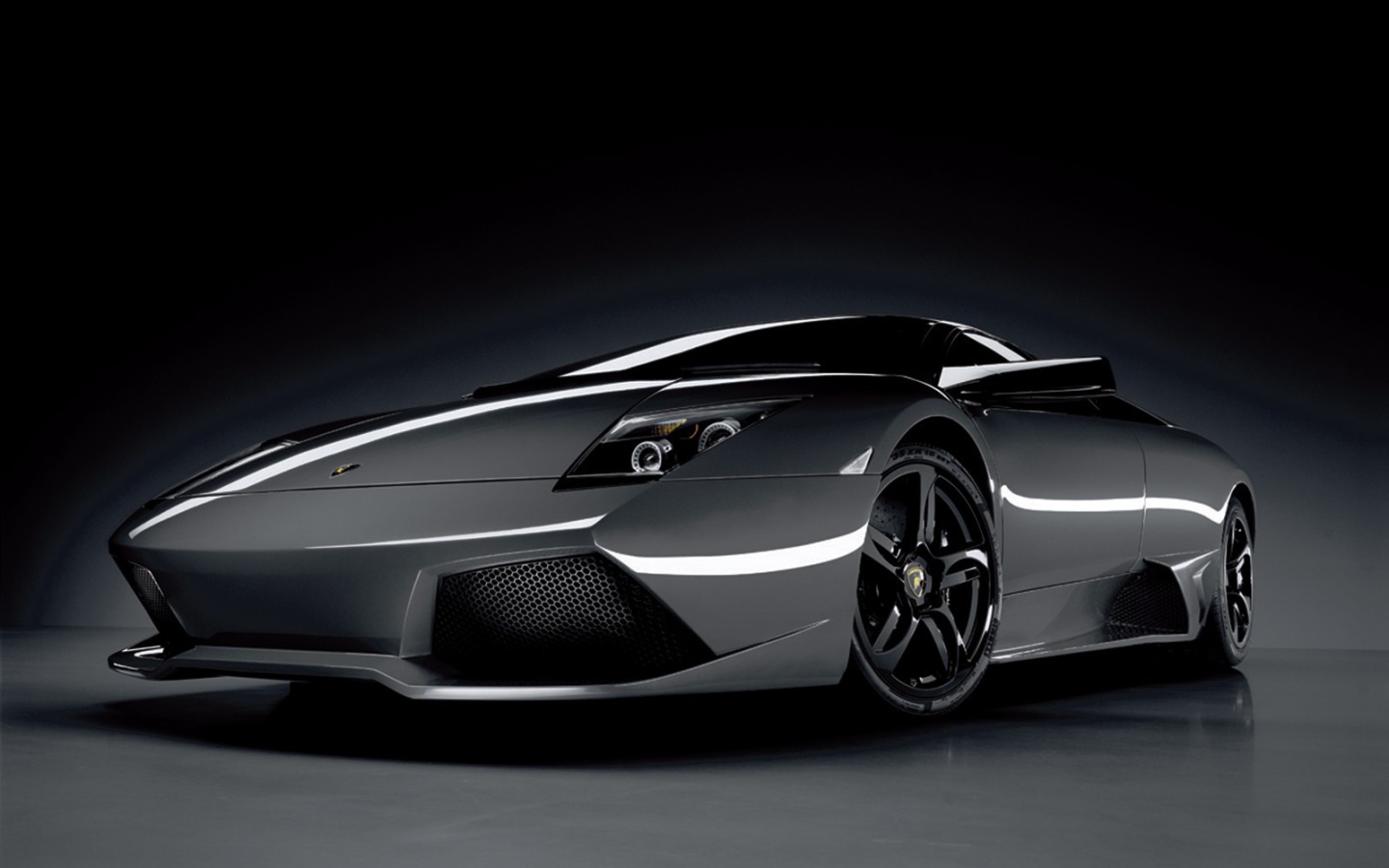 Красивый автомобиль Lamborghini Diablo