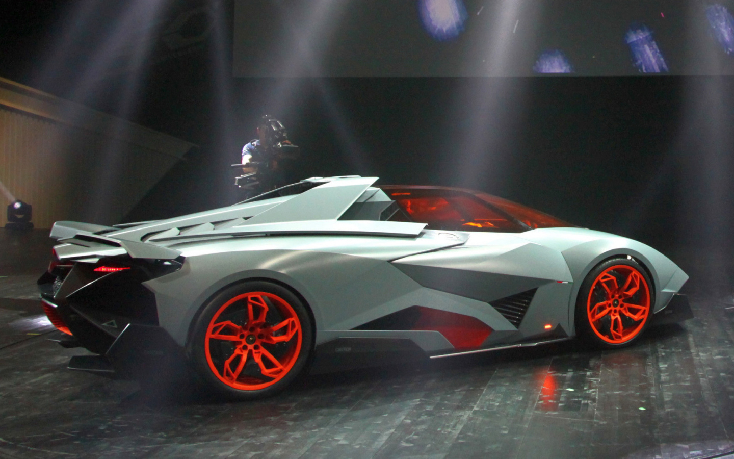 Красивый автомобиль Lamborghini Egoista