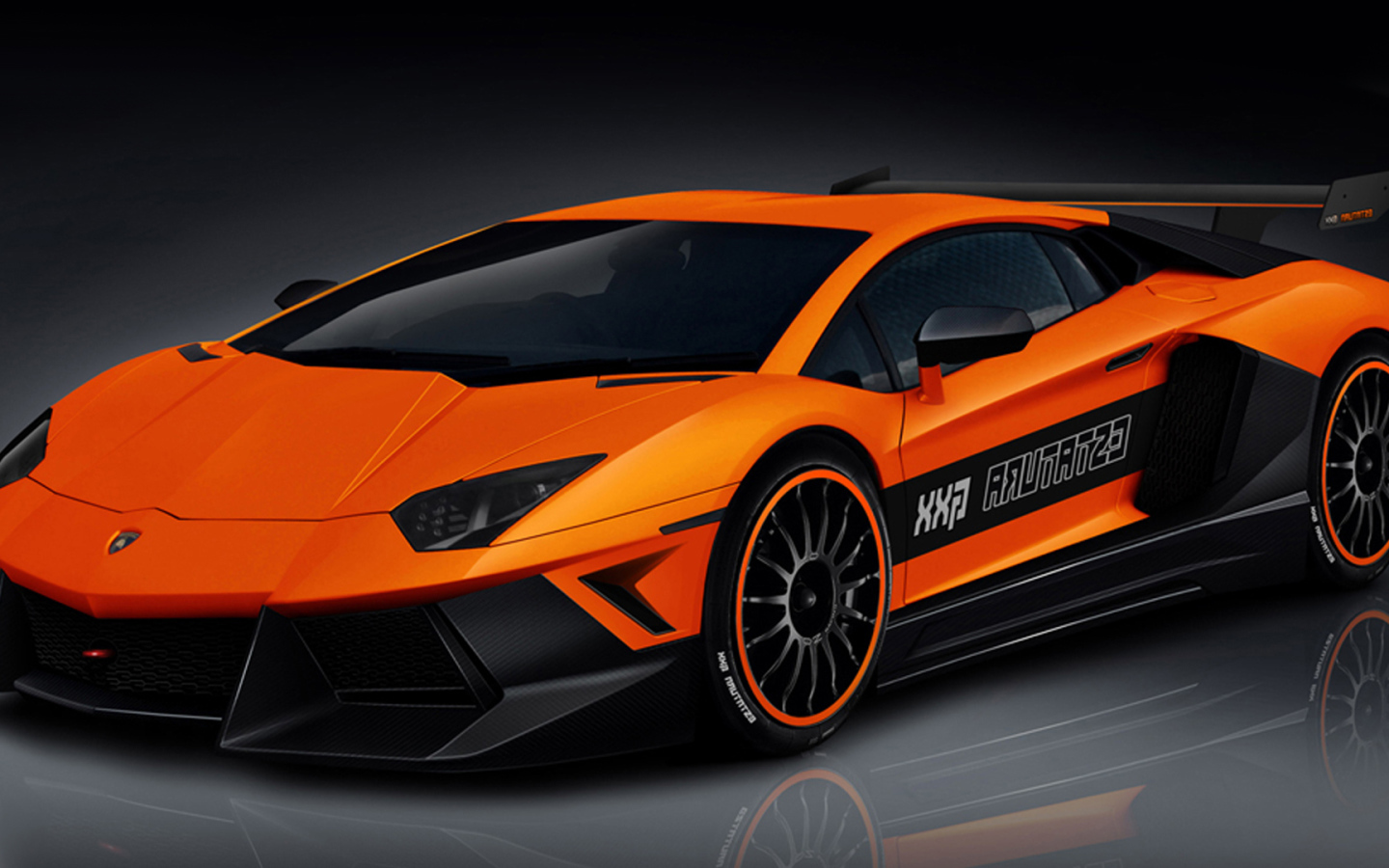 Новая машина Lamborghini Aventador