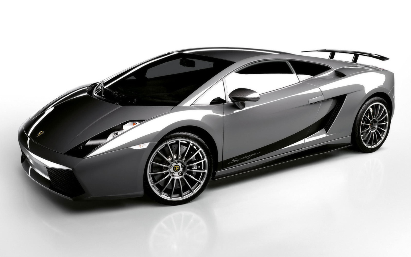 Новая машина Lamborghini Gallardo