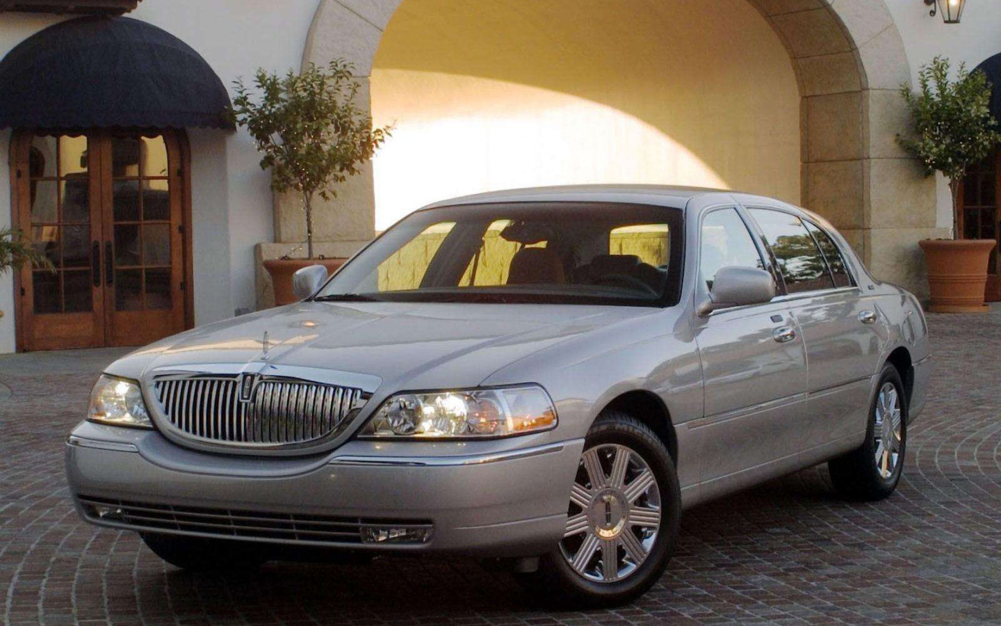 Дизайн автомобиля Lincoln Town Car