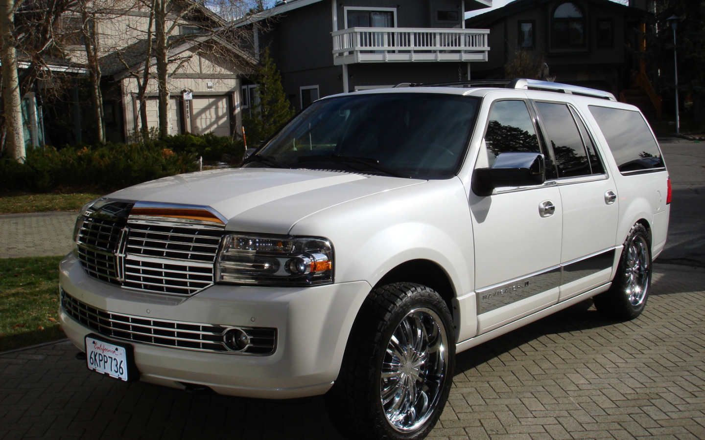 Новый автомобиль Lincoln Navigator 2014