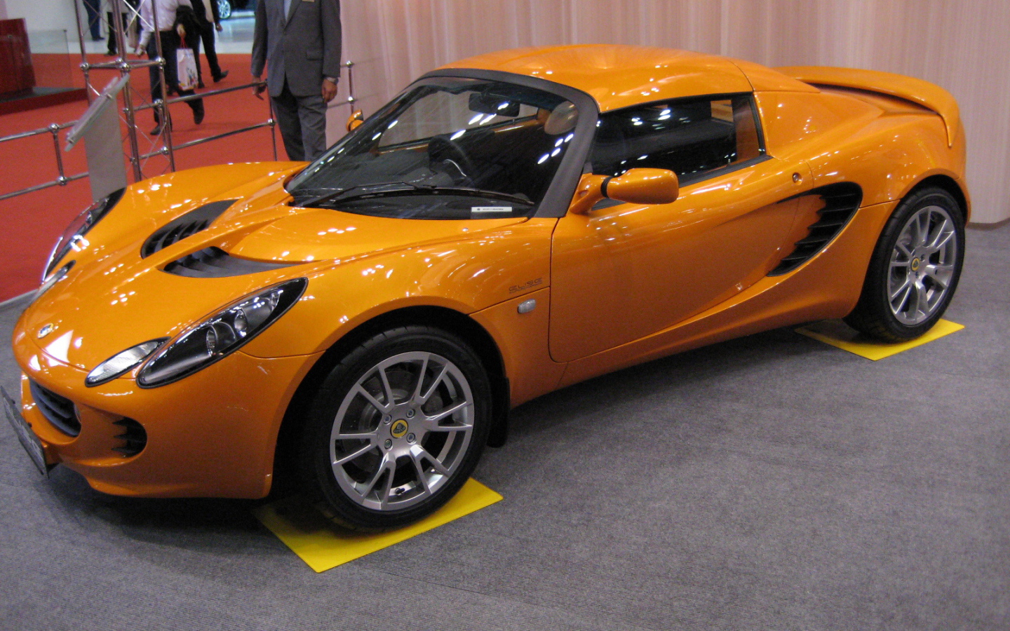 Lotus Elise в салоне