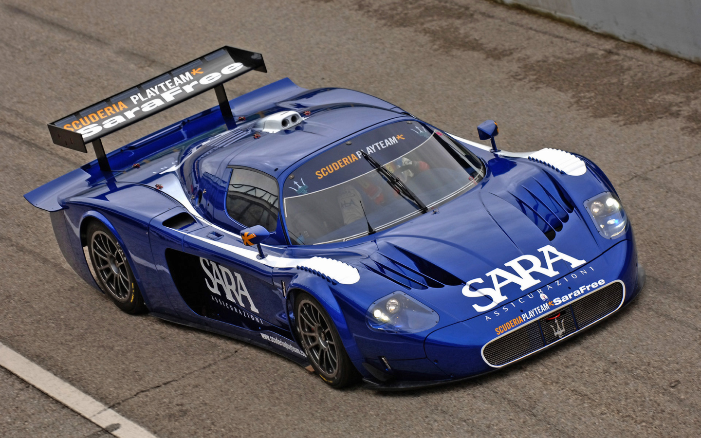 Новый автомобиль Maserati MC12