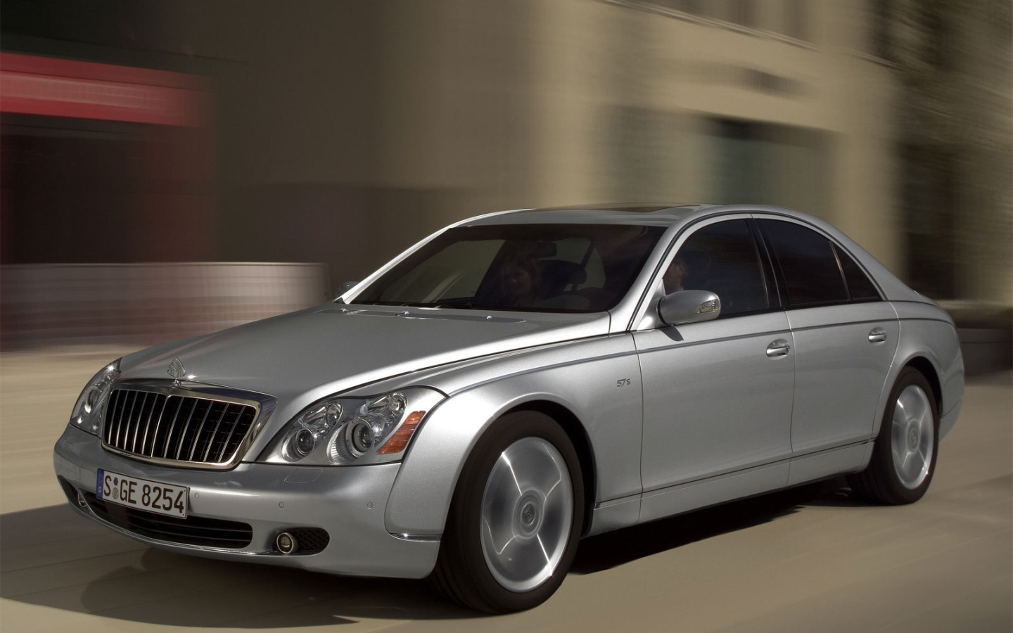 Дизайн автомобиля Maybach  57