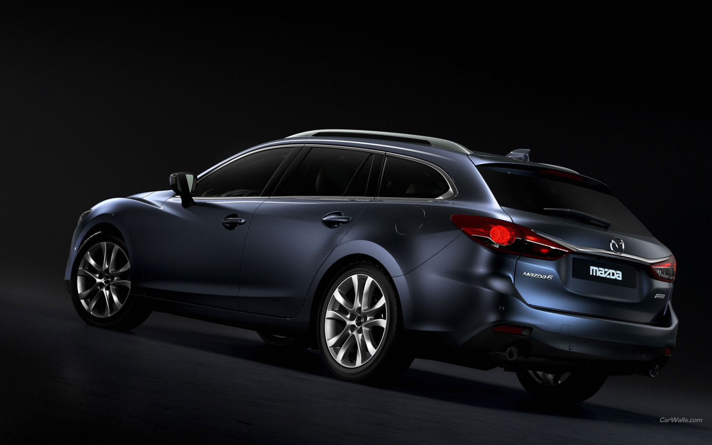 Автомобиль марки Mazda модели 6