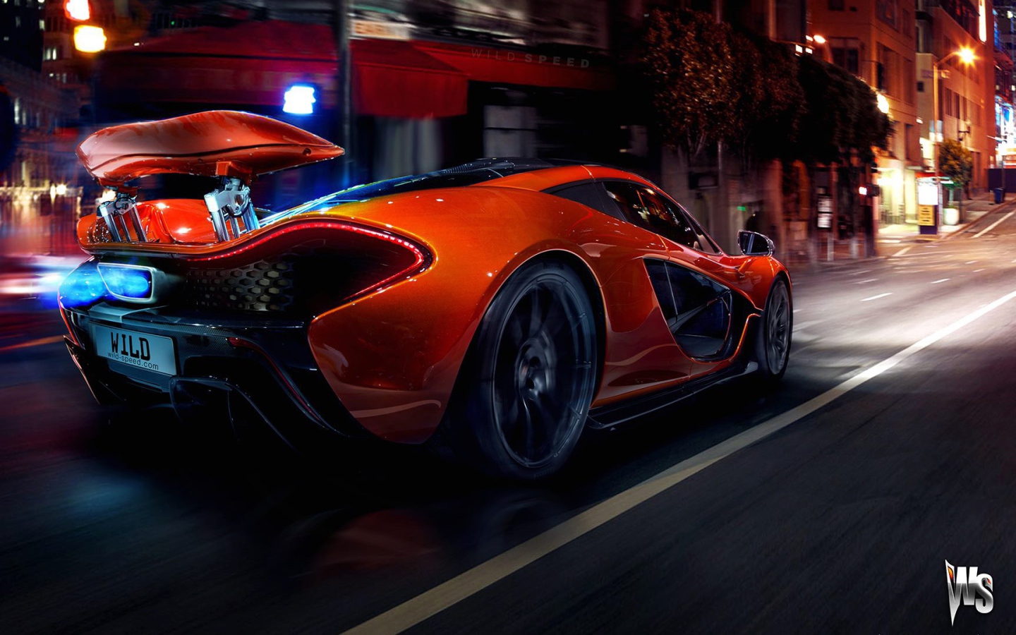 Красный Mclaren p1