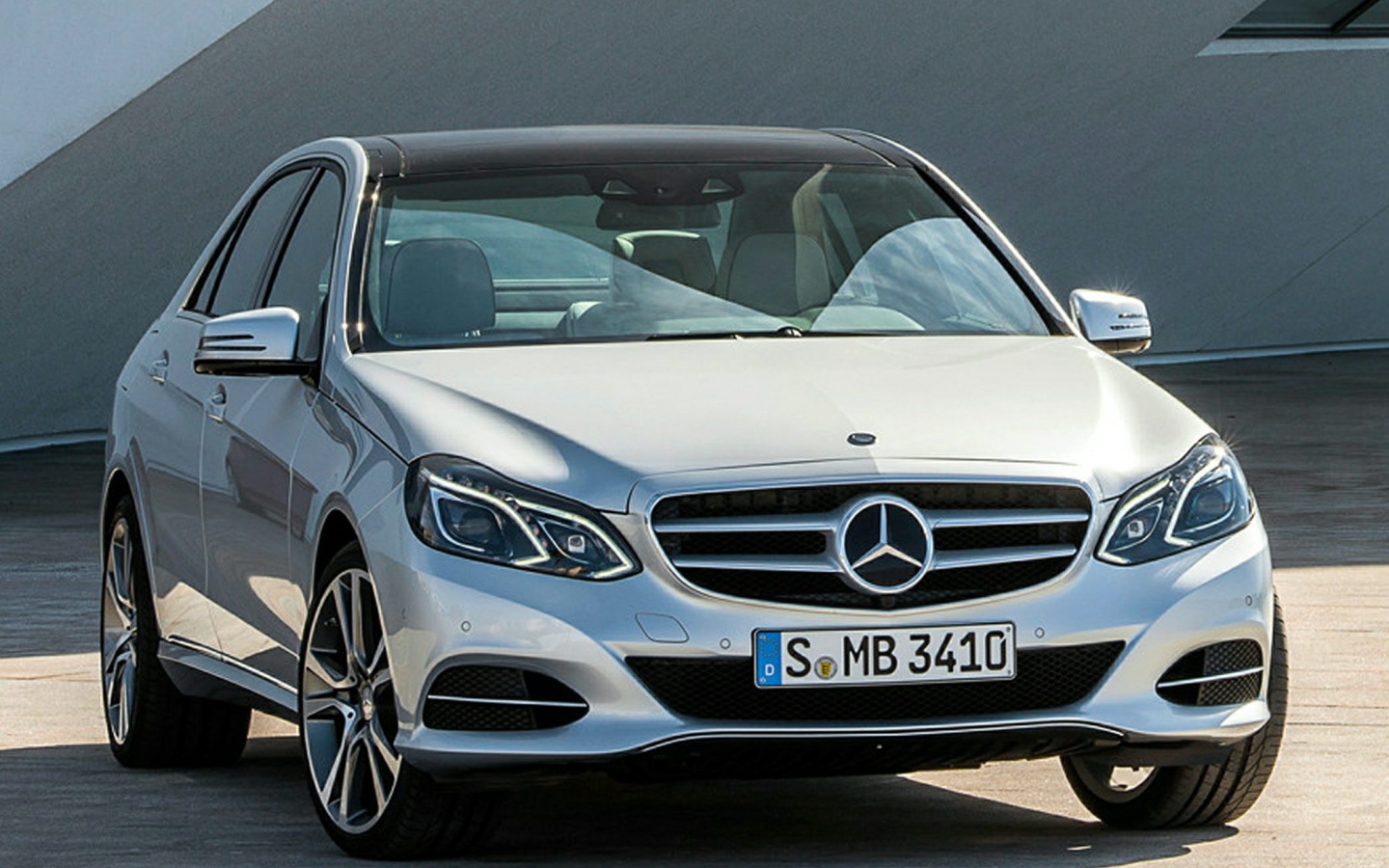 Новая машина Mercedes C-Class 2014