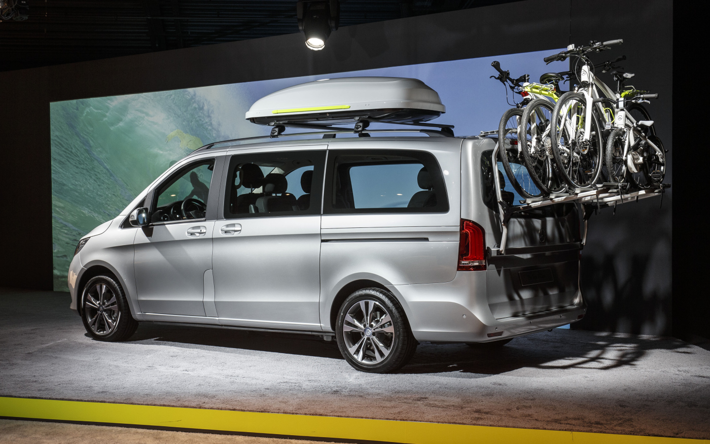 Фото автомобиля Mercedes V-Class 2014